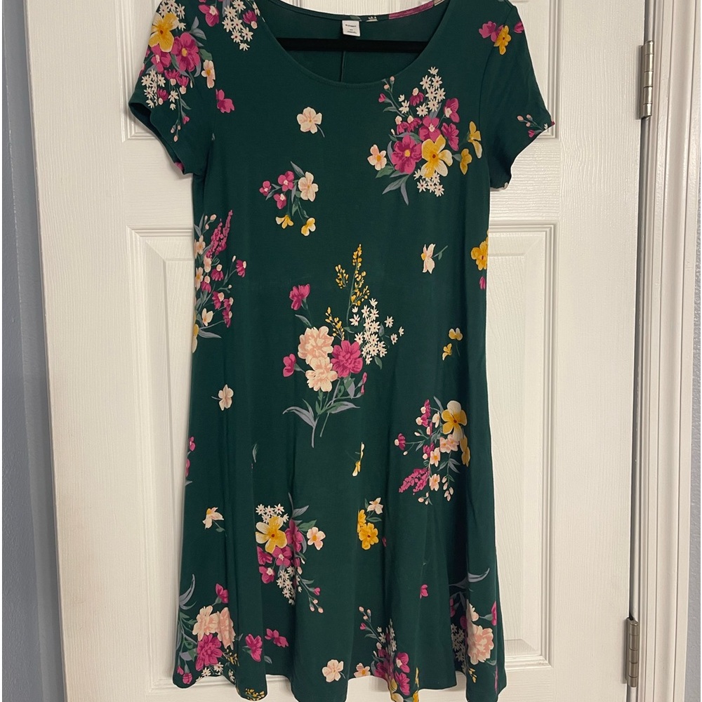 Old Navy short sleeve swing dress, green floral size XS